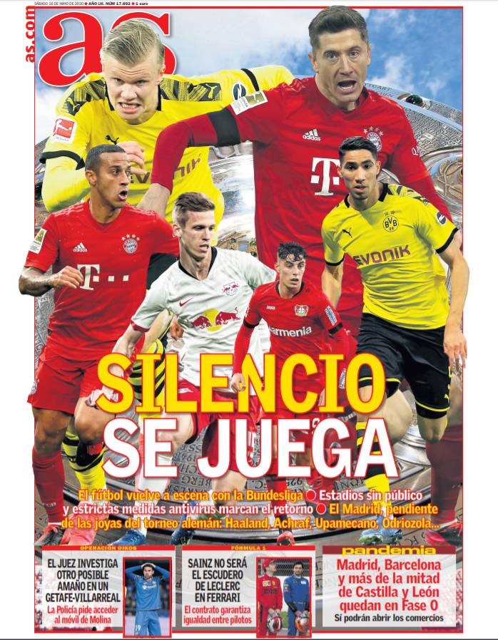 伊涅斯塔造访巴萨基地，与佩德里、费尔明、亚马尔合影