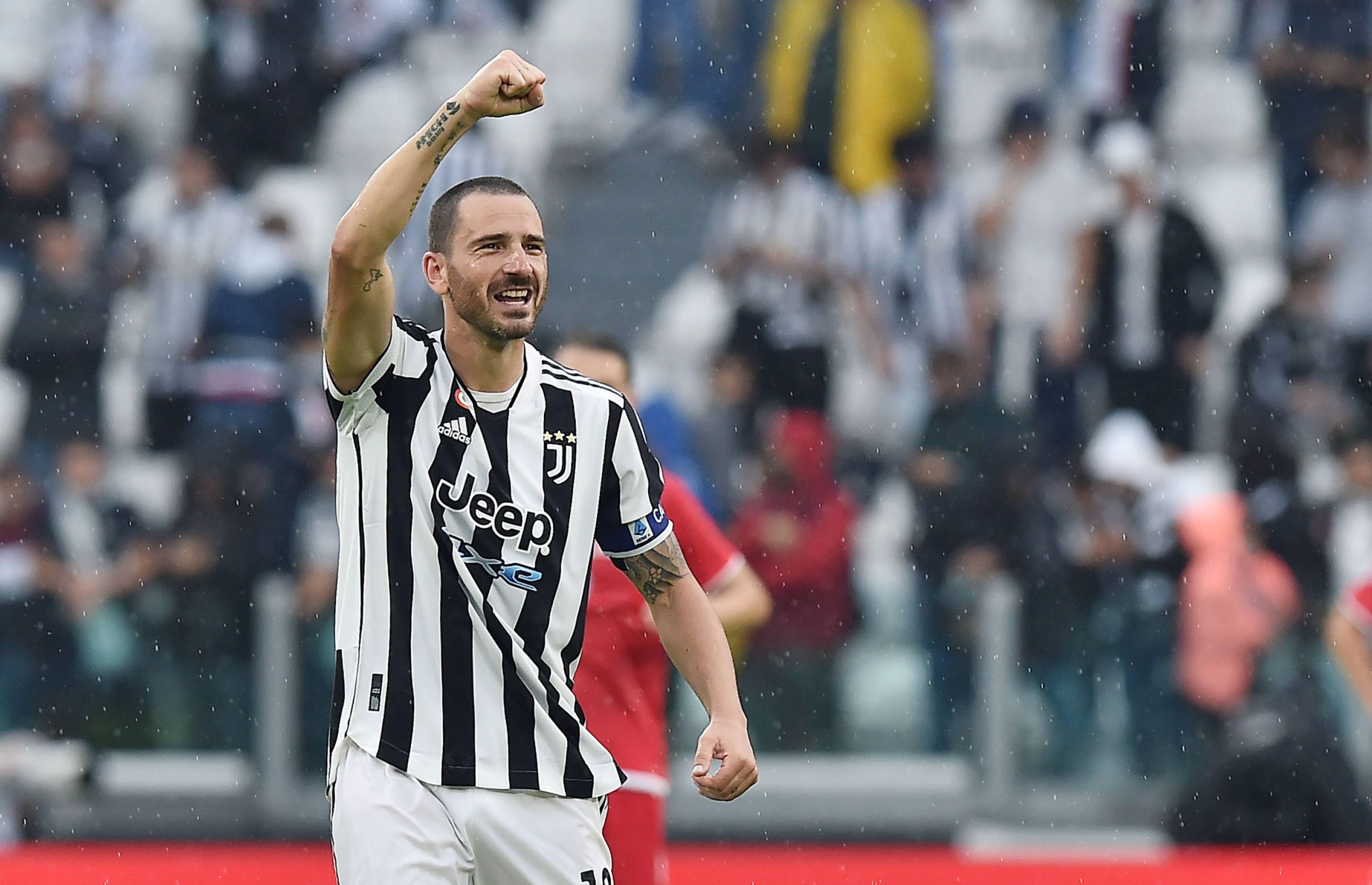 技惊四座，麦克托米奈开场3分钟为苏格兰打入一粒精彩的倒钩（开场仅3分钟，麦克托米奈倒钩破门惊艳全场）