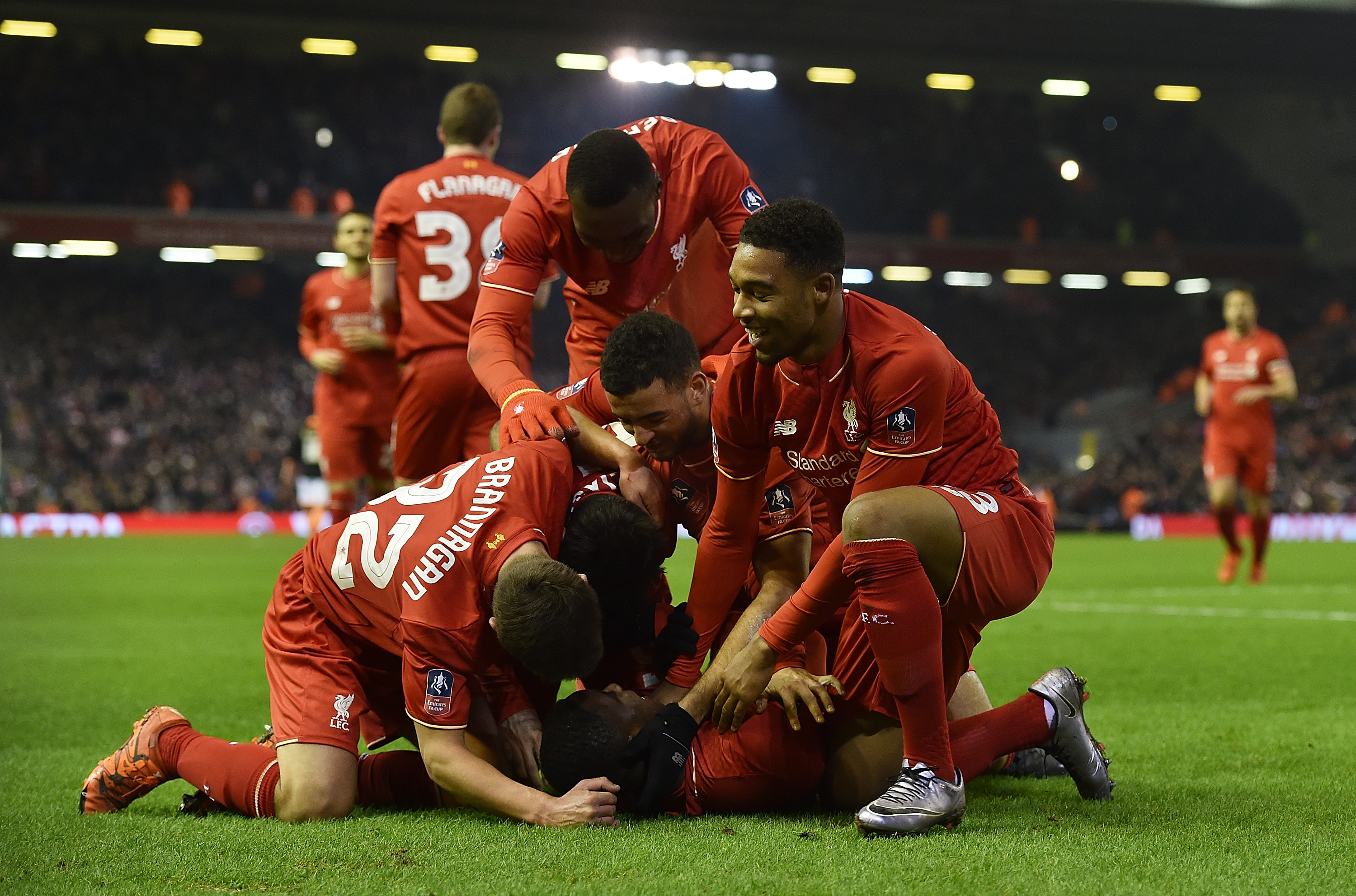 国足集训名单公布，两名新人首次入选引关注