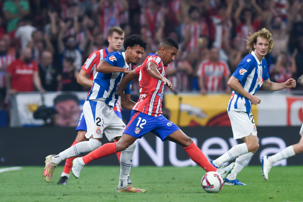 世俱杯冠军双线崩盘？从6场不败到4场不胜！欧冠掉出前10+英超跌第5（世俱杯霸主陷入双线低迷：6场不败变4场不胜，欧冠跌出前十、英超滑至第5）