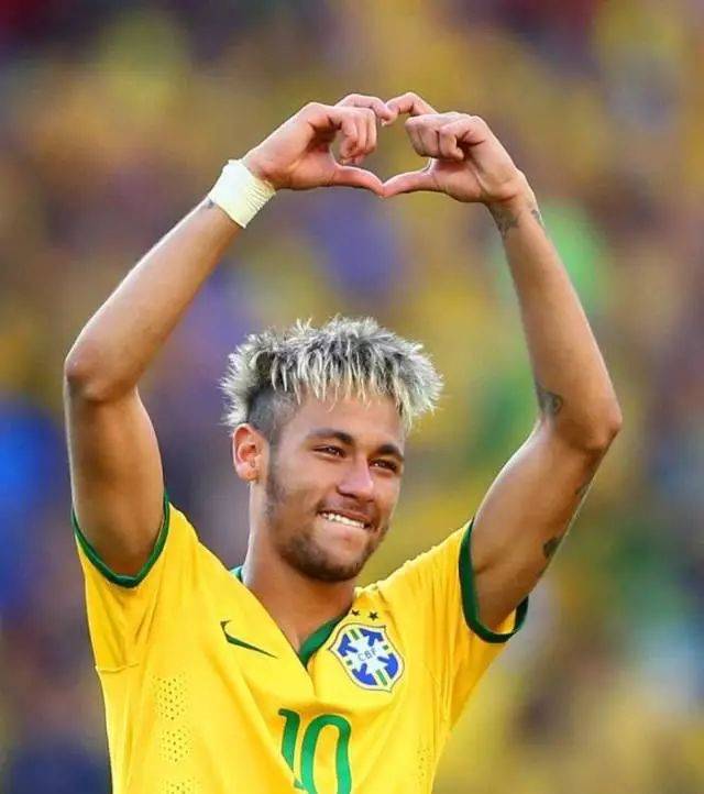 曼联冬窗按兵不动，明夏主攻防守型中场！（曼联冬窗暂缓出手，夏窗主攻防守型中场）