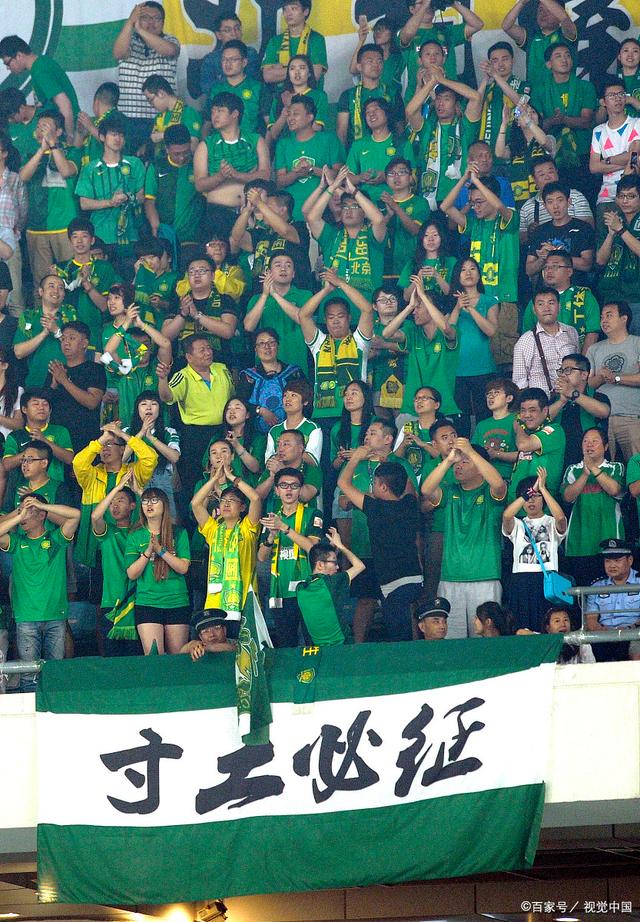 周深刘宇宁开启区间测步模式，最萌身高差引热议（周深与刘宇宁上演“区间测步”，反差萌身高差引发热议）