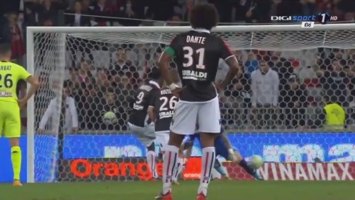 欧冠积分榜形势：拜仁阿森纳全胜，巴黎皇马遭首败，意甲陷危机（欧冠积分风云：拜仁阿森纳全胜领跑，巴黎皇马遭首败，意甲告急）