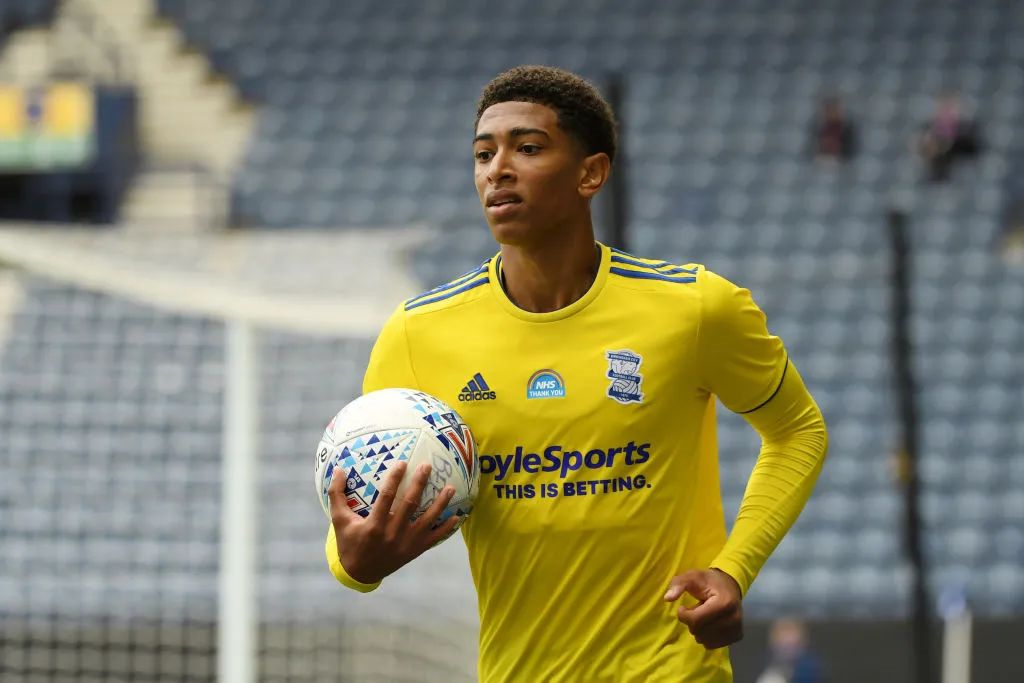 巴黎圣日耳曼内马尔助攻姆巴佩得分（内马尔妙传，姆巴佩为巴黎圣日耳曼破门）