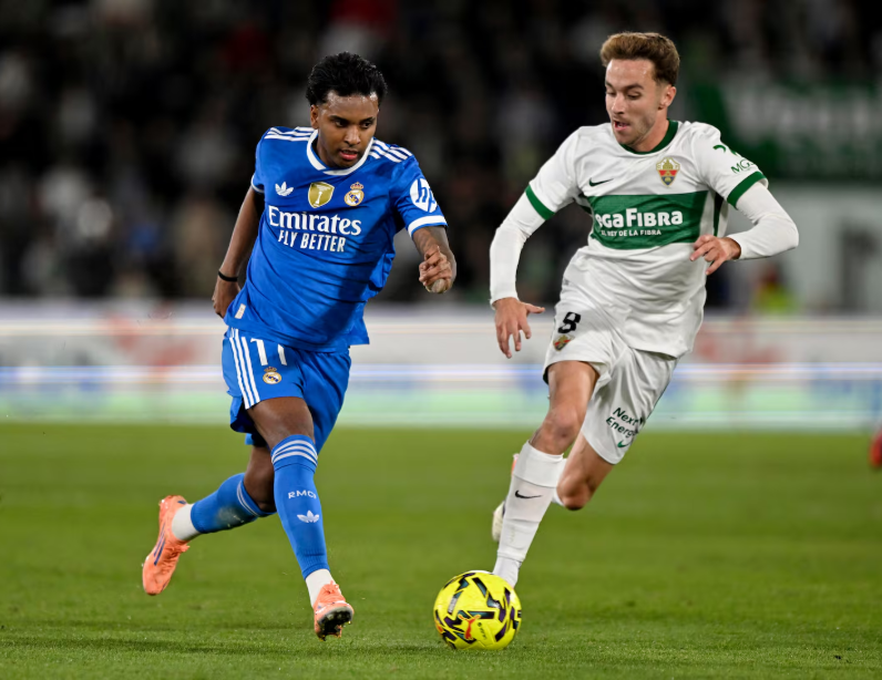 布伦森85次30+跃居队史第四，轰33分率尼克斯血洗爵士（布伦森第85次30+升至队史第4，33分领尼克斯大胜爵士）