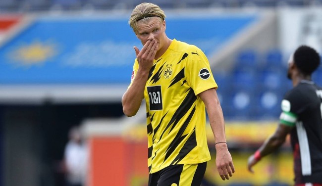 打进精彩世界波+头球破门，马杜埃凯当选欧冠本周最佳球员（神仙球加头槌建功，马杜埃凯荣膺欧冠周最佳）