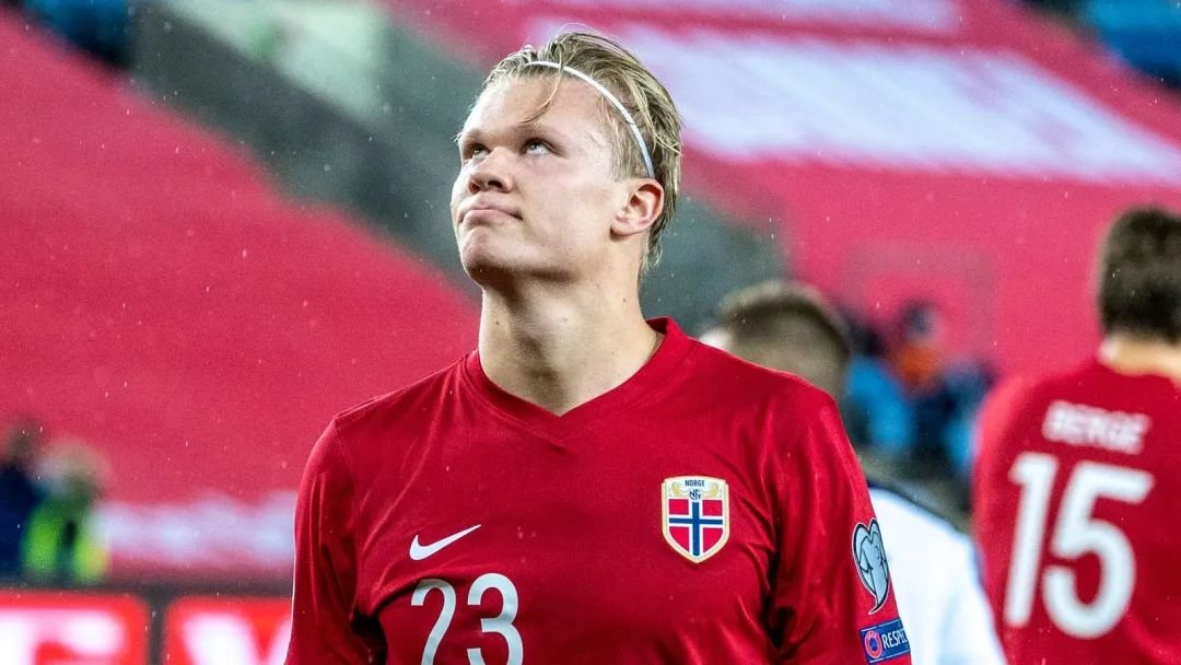 拜仁队内身价变动：6人上涨9人下跌，卡尔成最大惊喜（拜仁阵容身价洗牌：6人升值、9人贬值，卡尔成为最大亮点）