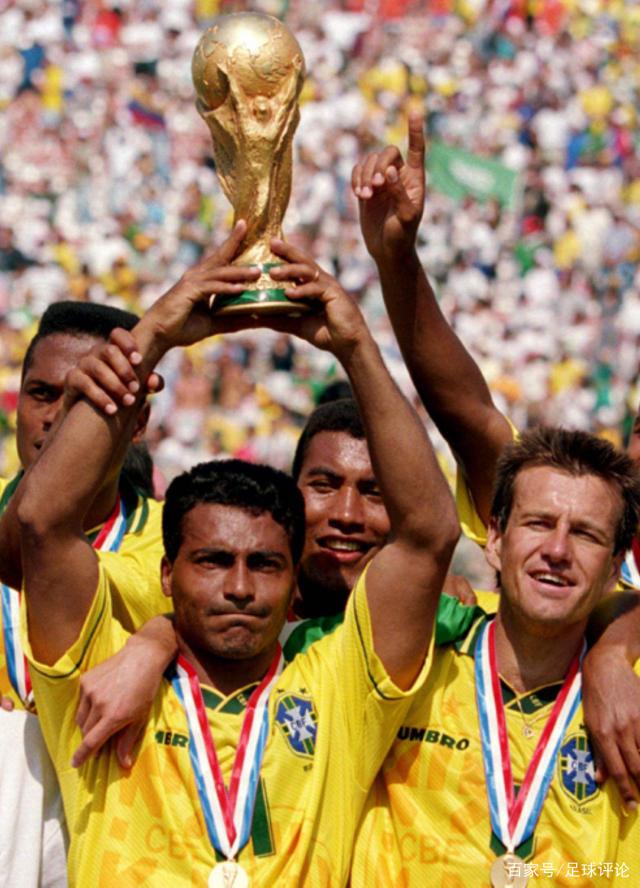 B席：上赛季的表现并不如愿，新赛季我们想提升自己争夺奖杯（B席：上季未尽如人意，新季力求提升冲击冠军）