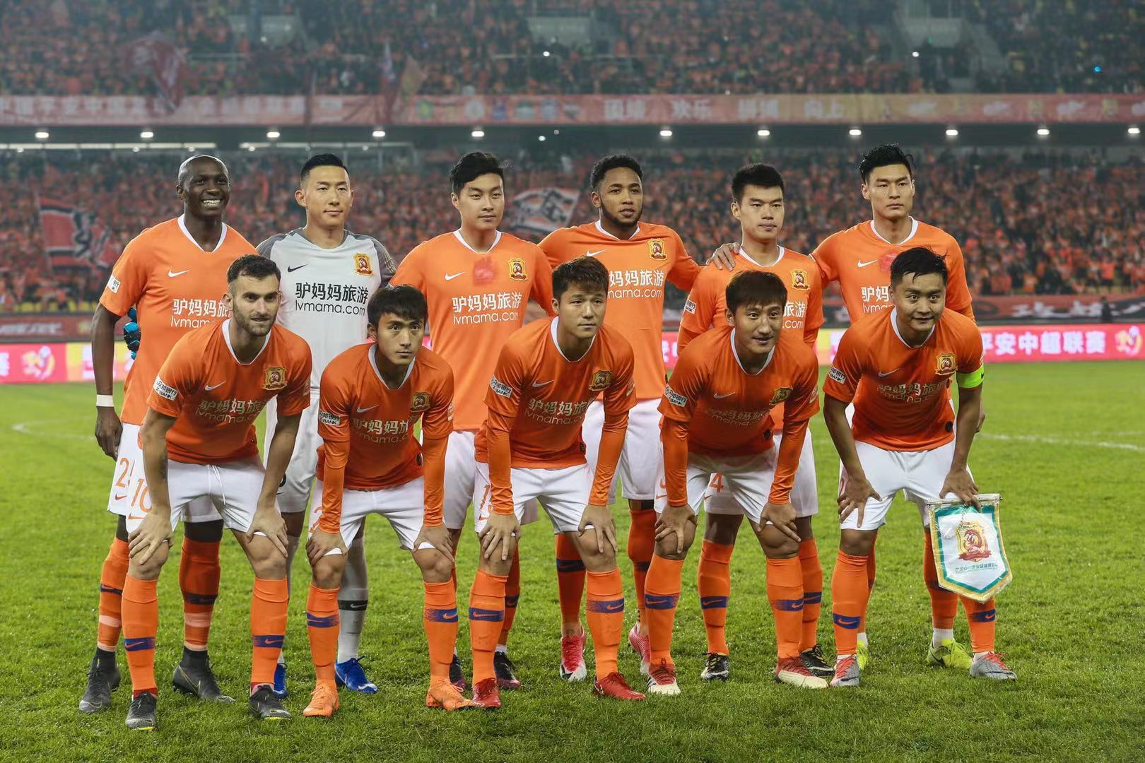 足球欧洲杯官方发布主题曲，引热议（欧洲杯官宣主题曲，掀起热议）