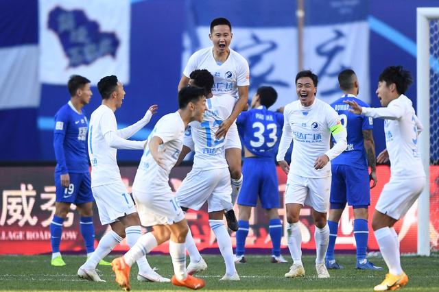 追梦谈和鹈鹕球迷吵架：你不能一直叫我一个女人的名字（追梦谈与鹈鹕球迷争执：别一直用女性名字称呼我）