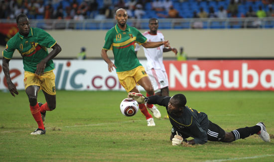 亚足联官方：国安因对阵河内公安比赛中的冲突被罚款5000美元（亚足联通报：国安因与河内公安比赛冲突被罚5000美元）