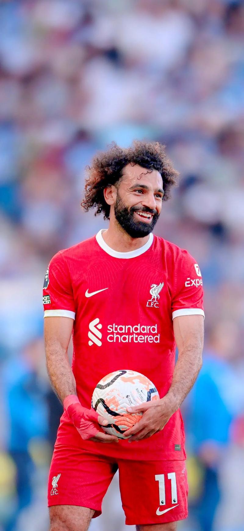 半场： 萨索洛2-1佛罗伦萨，曼德拉戈拉点射，沃尔帕托破门（半场战报：萨索洛2-1领先佛罗伦萨，曼德拉戈拉点球命中，沃尔帕托建功）