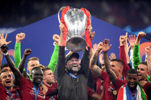 比朔夫：孔帕尼之前说我会被安排在六号位；更衣室氛围很好（比朔夫：孔帕尼此前已告知我将司职6号位，更衣室氛围很棒）