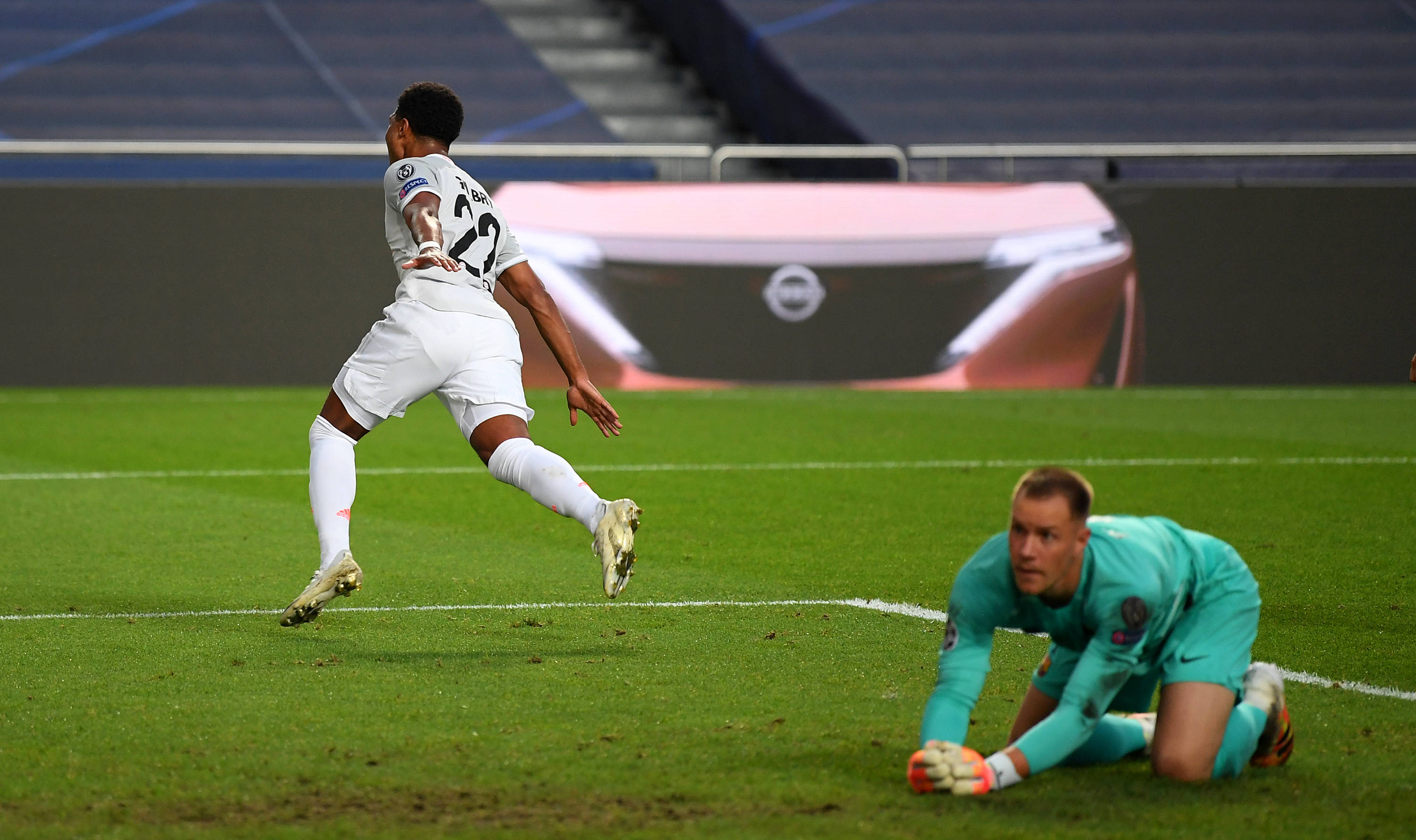 十五运群众赛事——太极拳，带你感受柔中带刚的美（十五运群众赛事·太极拳：邂逅柔与刚的力量之美）