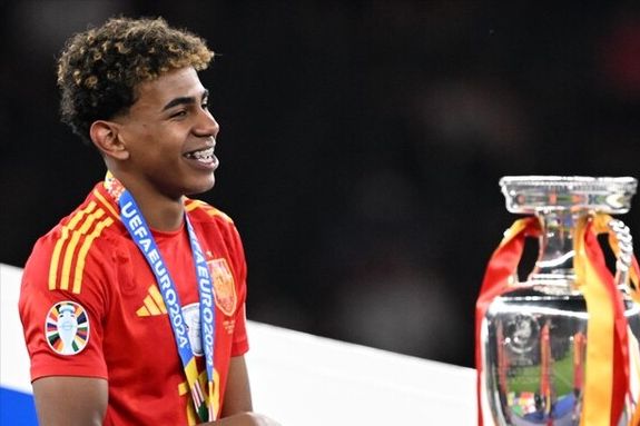 斯基拉：尤文将给伊尔迪兹500-550万年薪，加与欧冠挂钩奖金（斯基拉：尤文拟向伊尔迪兹提供500-550万年薪，并附欧冠激励条款）