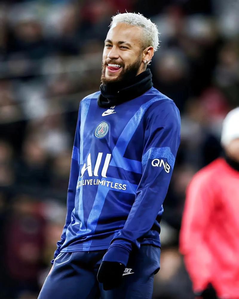 哈兰德：瓜帅的勤奋让我惊讶，他是俱乐部中工作最努力的人（哈兰德：没想到瓜帅如此勤奋，他是俱乐部里最努力工作的人）