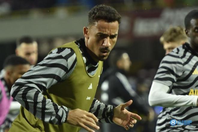 记者：若格伊冬窗离队，水晶宫将追求葡体后卫迪奥曼德（记者：若格伊今冬离队，水晶宫或追逐葡萄牙体育后卫迪奥曼德）