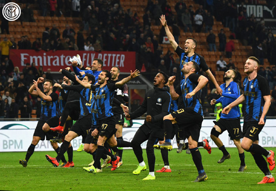 斯基拉：莫拉塔左大腿内收肌严重受伤，预计明年3月才能复出（斯基拉称：莫拉塔左大腿内收肌重伤，恐缺阵至明年三月）