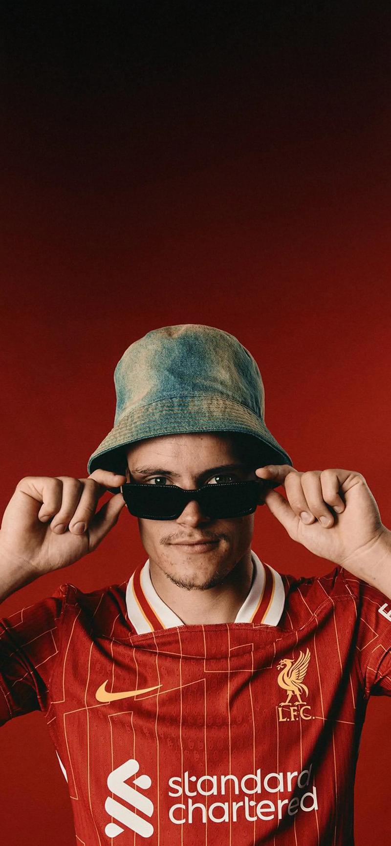 欧洲足球专家称赞瓦尔迪：他完美契合克雷莫内塞，能踢到41岁（欧足专家盛赞瓦尔迪：与克雷莫内塞完美匹配，有望踢到41岁）