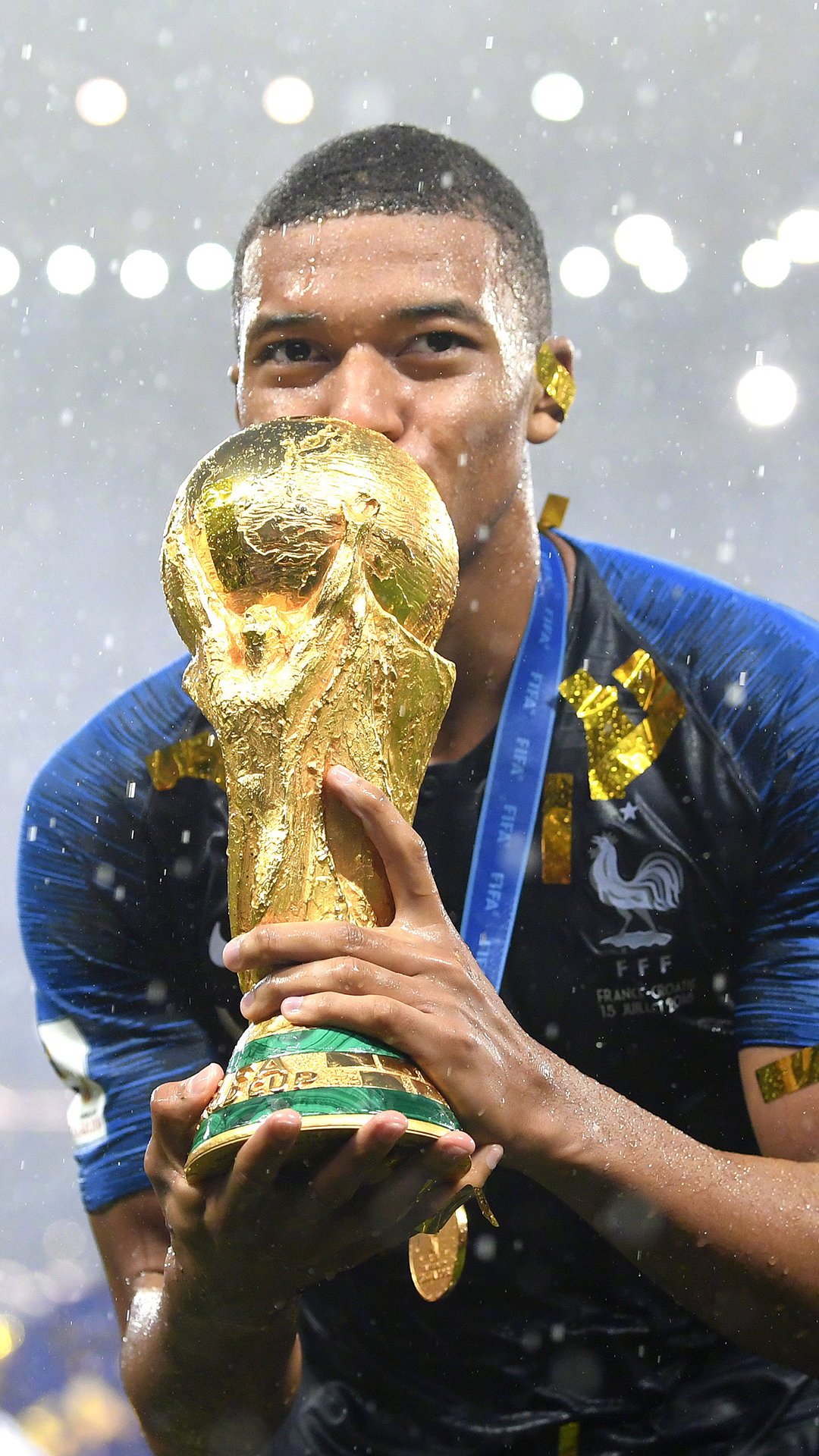 邮报：马奎尔被指控希腊袭击警察案将在今年10月8日重新开庭（《邮报》：马奎尔涉希腊袭警案将于10月8日重审开庭）